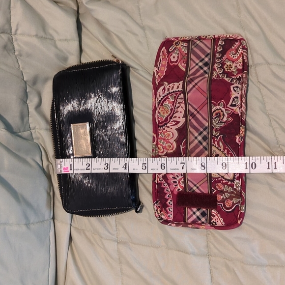 🔥Clutch and Vera Bradley wallet - Picture 5 of 6